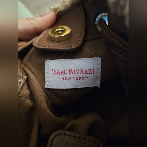 Isaac Mizrahi Crossbody Bucket Bag w/ Matching Wallet - Picture 4 of 7